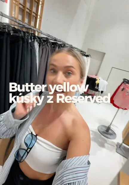 Outfity v odtieni butter yellow