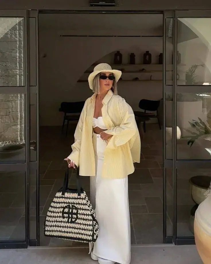 Resort štýl — žltá košeľa, biela maxi sukňa